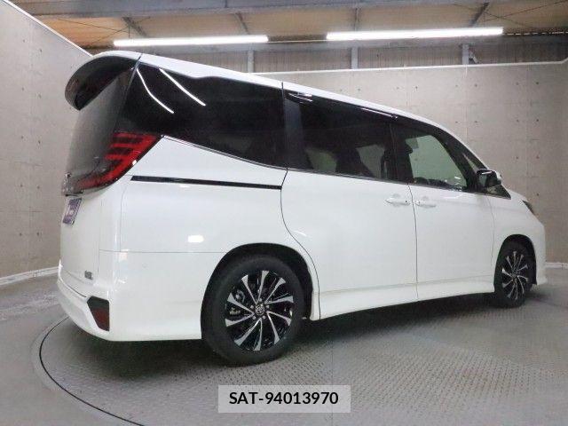 Toyota NOAH HYBRID 2025-09 7222860-1