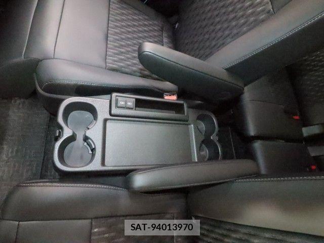 Toyota NOAH HYBRID 2025-09 7222860-8