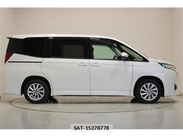Toyota NOAH HYBRID 2023-11 7222858-12