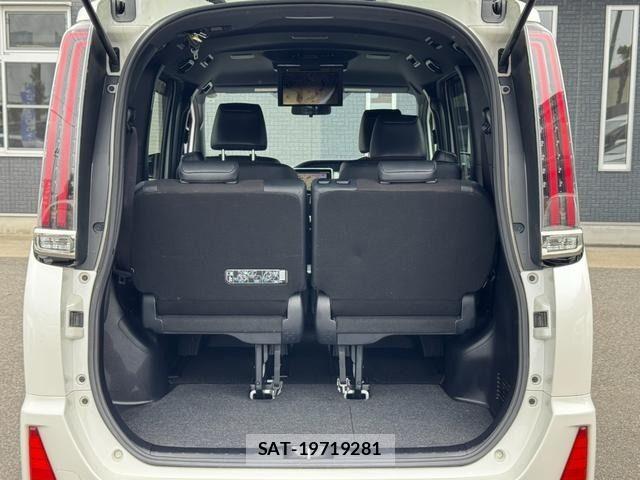 Toyota NOAH HYBRID 2018-01 7222824-10