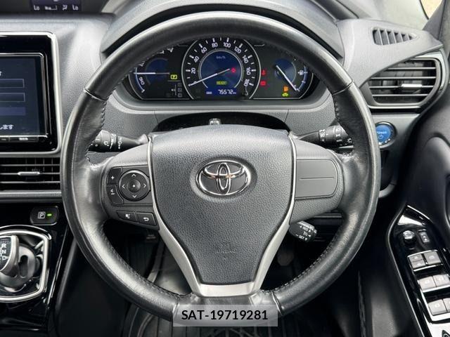 Toyota NOAH HYBRID 2018-01 7222824-12