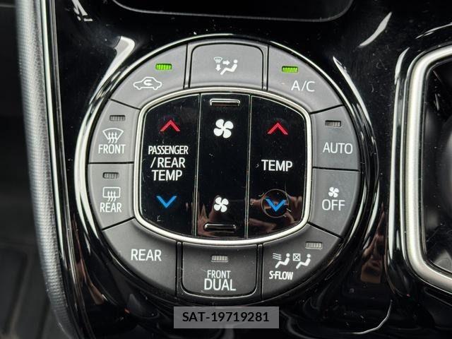 Toyota NOAH HYBRID 2018-01 7222824-22