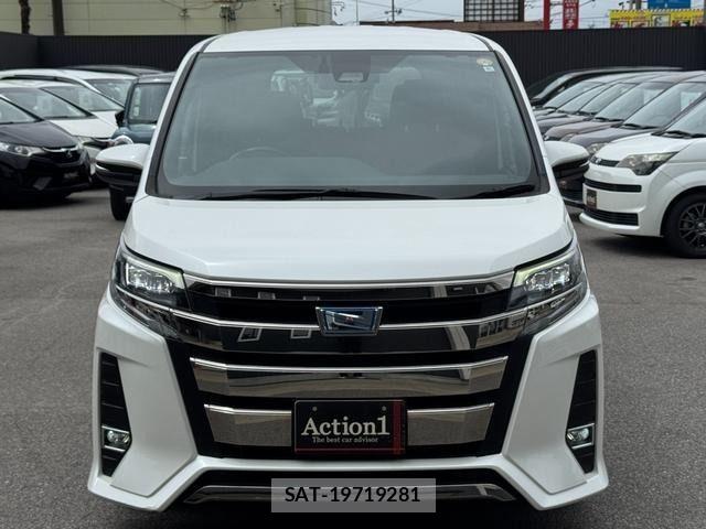 Toyota NOAH HYBRID 2018-01 7222824-2