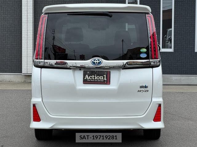 Toyota NOAH HYBRID 2018-01 7222824-4