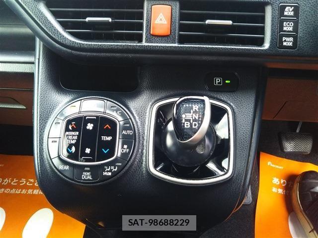 Toyota NOAH HYBRID 2015-11 7222822-9