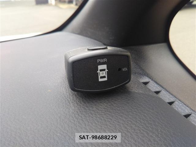 Toyota NOAH HYBRID 2015-11 7222822-12