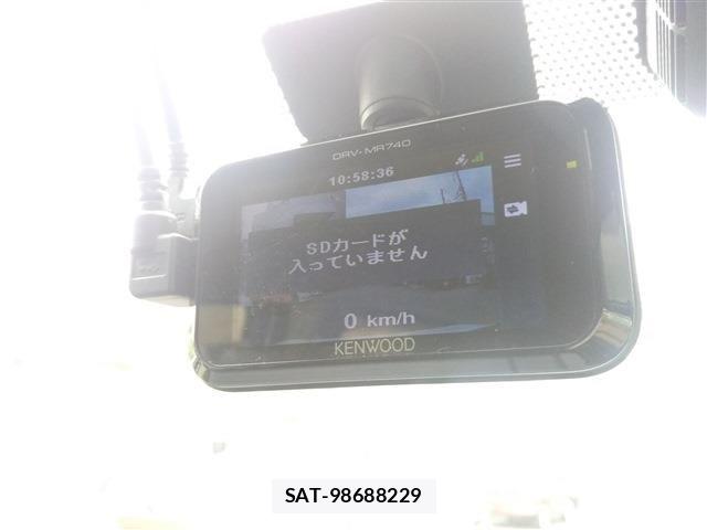 Toyota NOAH HYBRID 2015-11 7222822-13