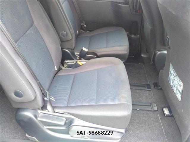 Toyota NOAH HYBRID 2015-11 7222822-21