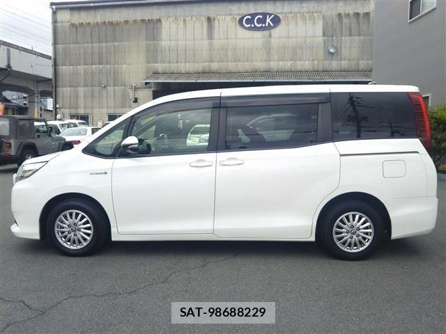 Toyota NOAH HYBRID 2015-11 7222822-3