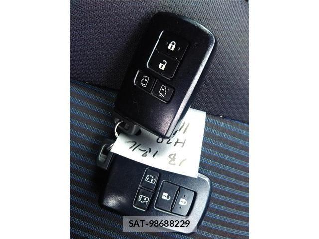 Toyota NOAH HYBRID 2015-11 7222822-8