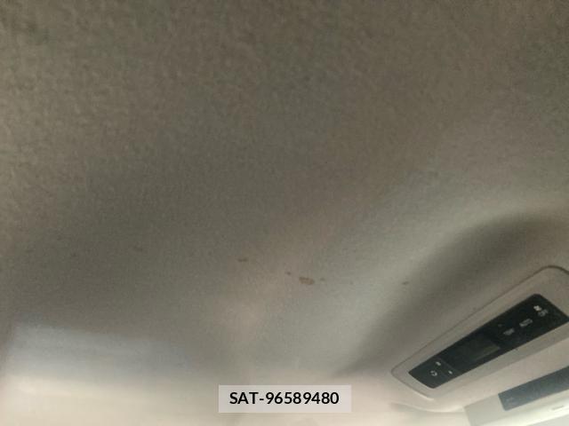 Toyota NOAH HYBRID 2015-11 7222823-17
