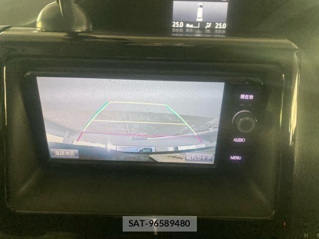 Toyota NOAH HYBRID 2015-11 7222823-24