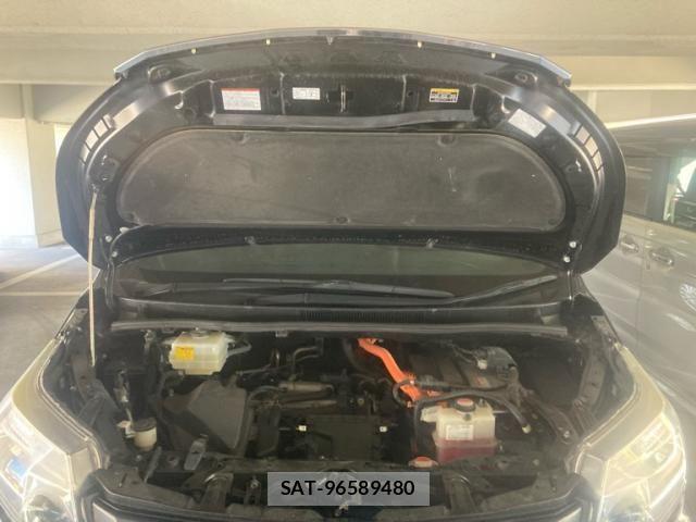 Toyota NOAH HYBRID 2015-11 7222823-25