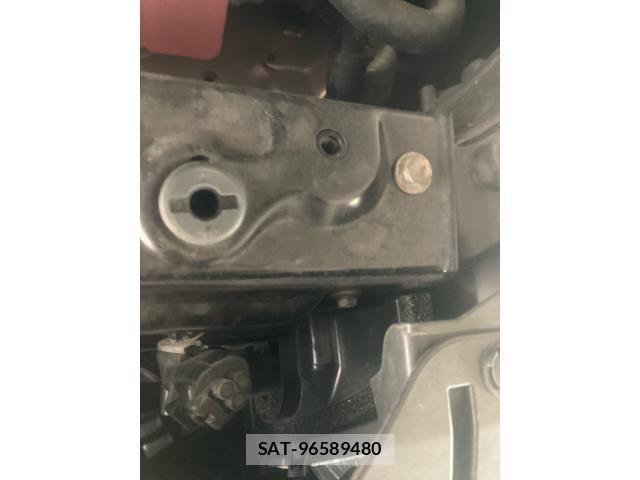 Toyota NOAH HYBRID 2015-11 7222823-27