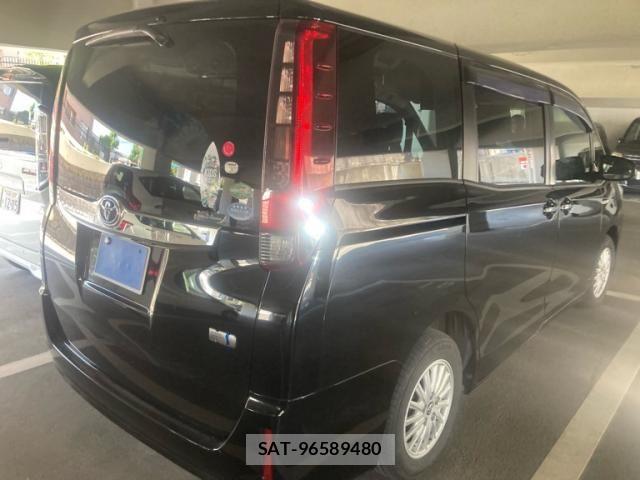 Toyota NOAH HYBRID 2015-11 7222823-7