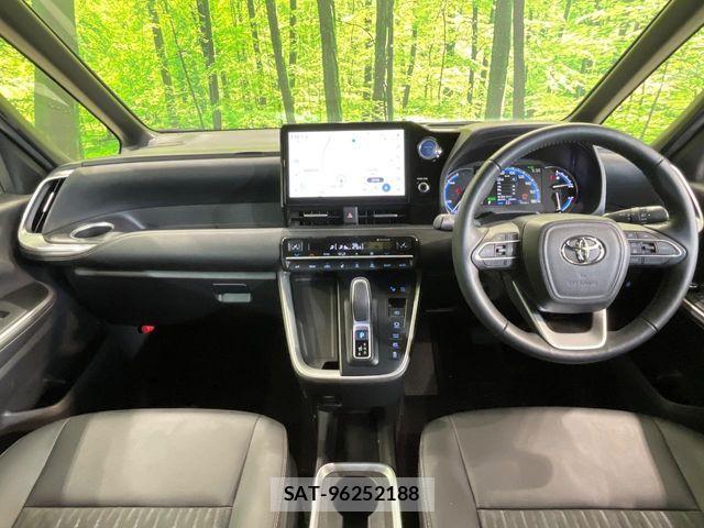 Toyota NOAH HYBRID 2022-09 7222838-1