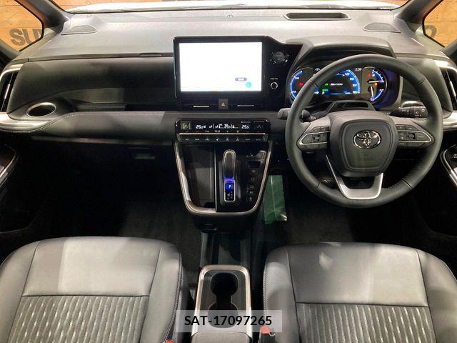 Toyota NOAH HYBRID 2025-04 7222857-1