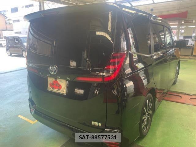 Toyota NOAH HYBRID 2024-06 7218377-2