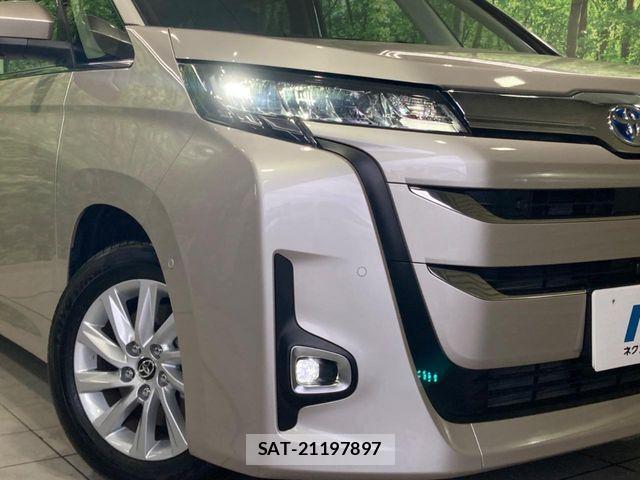 Toyota NOAH HYBRID 2023-11 7222852-12