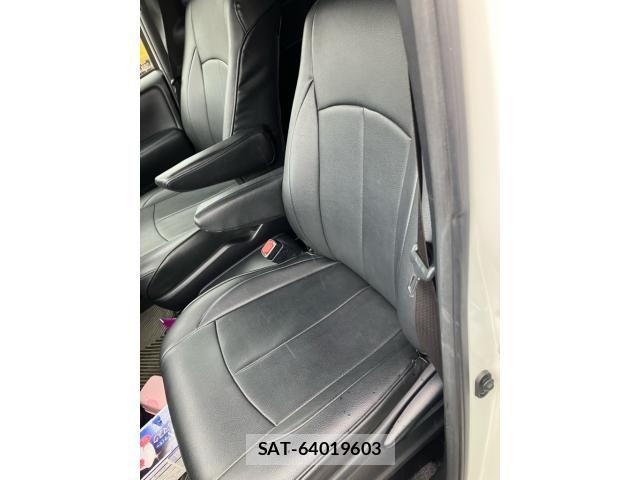 Toyota NOAH HYBRID 2020-03 7218187-15