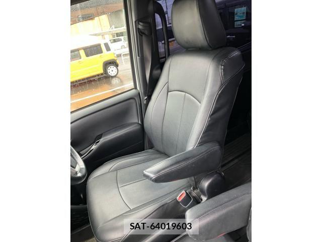 Toyota NOAH HYBRID 2020-03 7218187-16