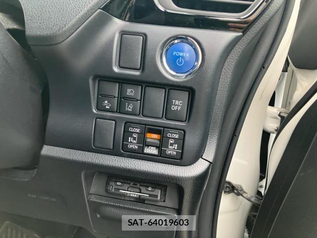 Toyota NOAH HYBRID 2020-03 7218187-19