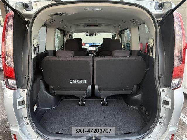 Toyota NOAH HYBRID 2016-03 7222827-9