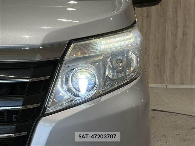 Toyota NOAH HYBRID 2016-03 7222827-10