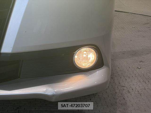 Toyota NOAH HYBRID 2016-03 7222827-11
