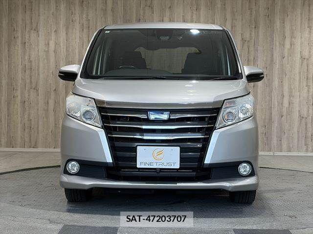 Toyota NOAH HYBRID 2016-03 7222827-14