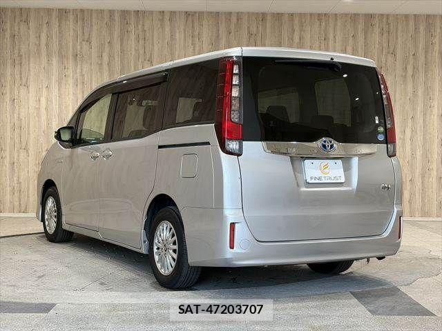 Toyota NOAH HYBRID 2016-03 7222827-19