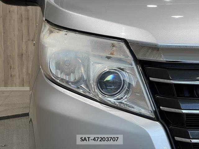 Toyota NOAH HYBRID 2016-03 7222827-24