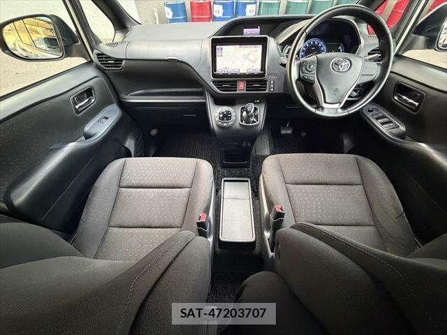 Toyota NOAH HYBRID 2016-03 7222827-2