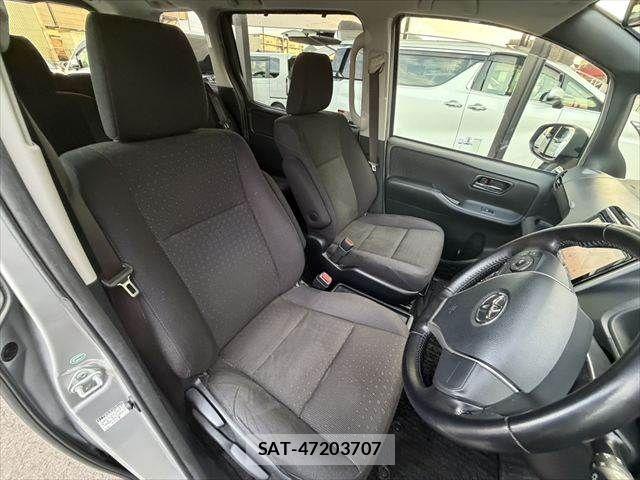 Toyota NOAH HYBRID 2016-03 7222827-6