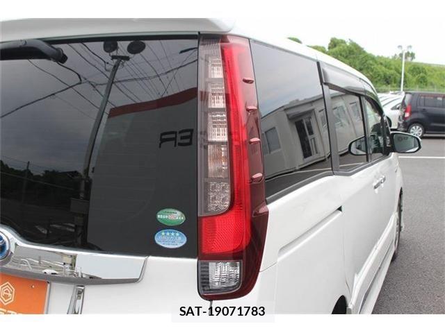 Toyota NOAH HYBRID 2016-02 7216614-19