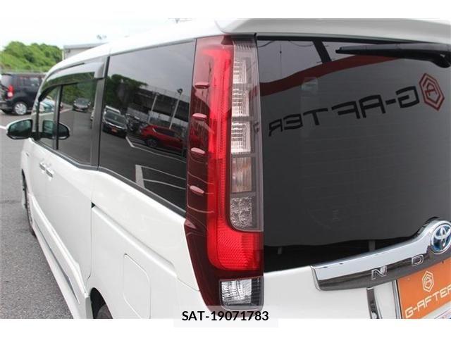 Toyota NOAH HYBRID 2016-02 7216614-20