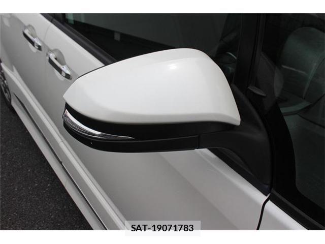 Toyota NOAH HYBRID 2016-02 7216614-21