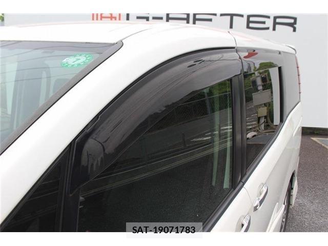 Toyota NOAH HYBRID 2016-02 7216614-24