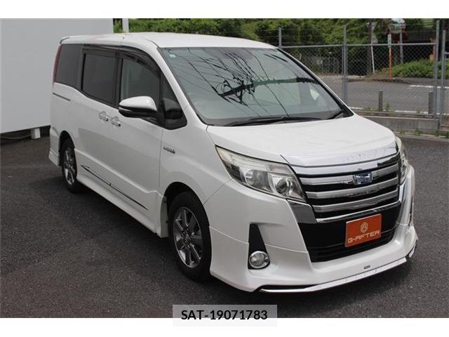Toyota NOAH HYBRID 2016-02 7216614-8