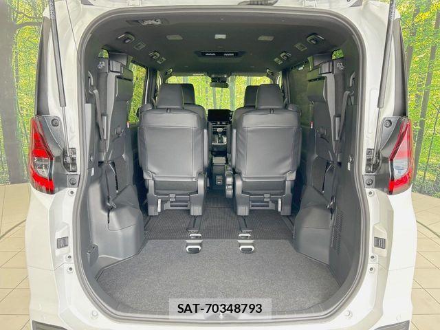 Toyota NOAH HYBRID 2026-02 7215940-10
