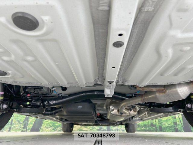 Toyota NOAH HYBRID 2026-02 7215940-18