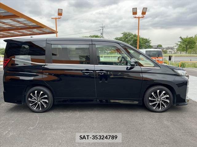 Toyota NOAH HYBRID 2023-07 7222855-11