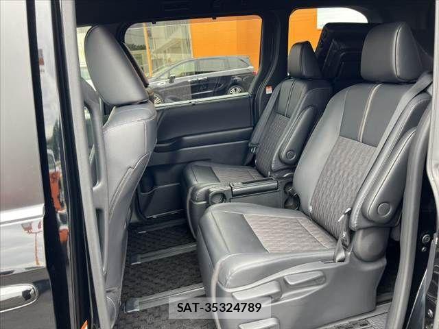 Toyota NOAH HYBRID 2023-07 7222855-18