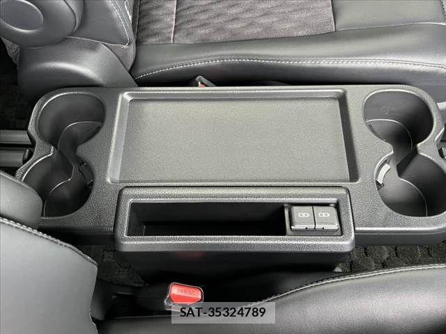 Toyota NOAH HYBRID 2023-07 7222855-25