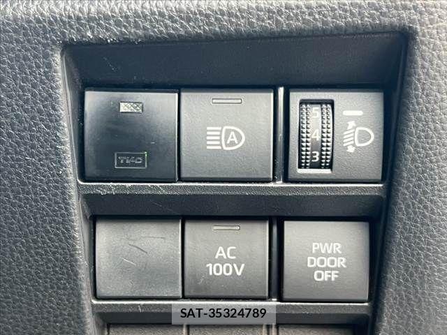Toyota NOAH HYBRID 2023-07 7222855-6