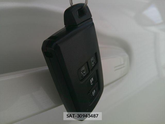 Toyota NOAH HYBRID 2019-01 7222825-19