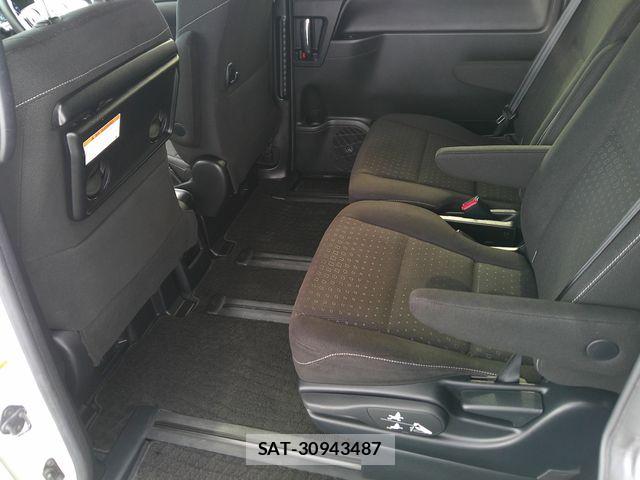 Toyota NOAH HYBRID 2019-01 7222825-7