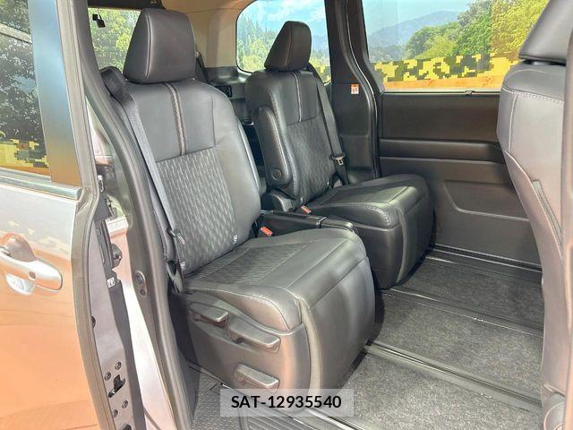 Toyota NOAH HYBRID 2022-10 7222837-10