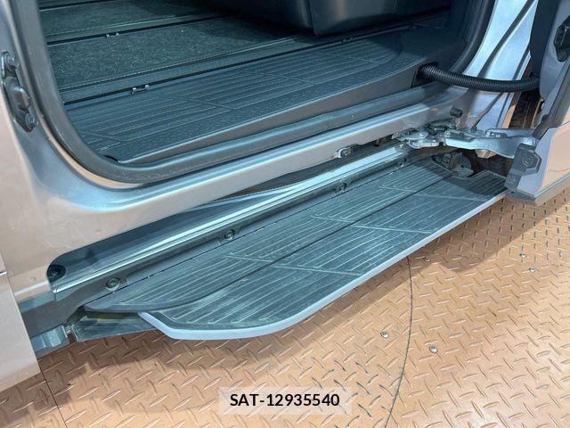 Toyota NOAH HYBRID 2022-10 7222837-3
