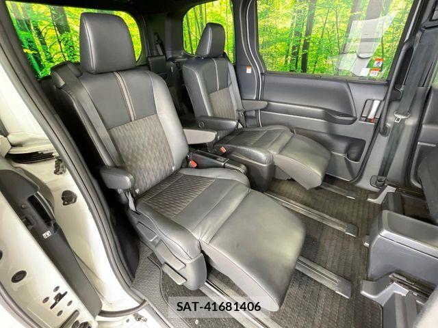 Toyota NOAH HYBRID 2022-09 7222835-9